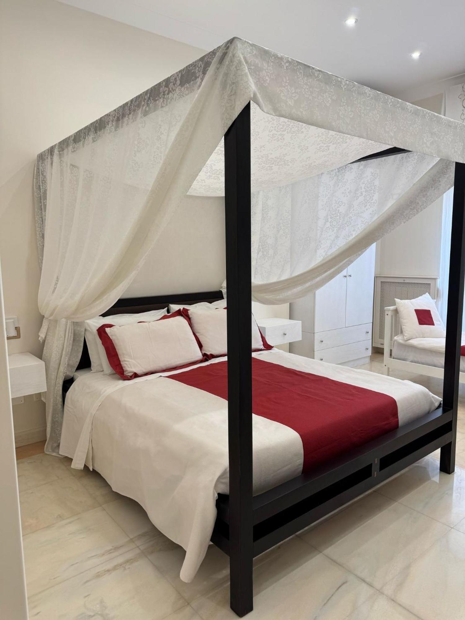 Affittacamere Bernini House Napoli